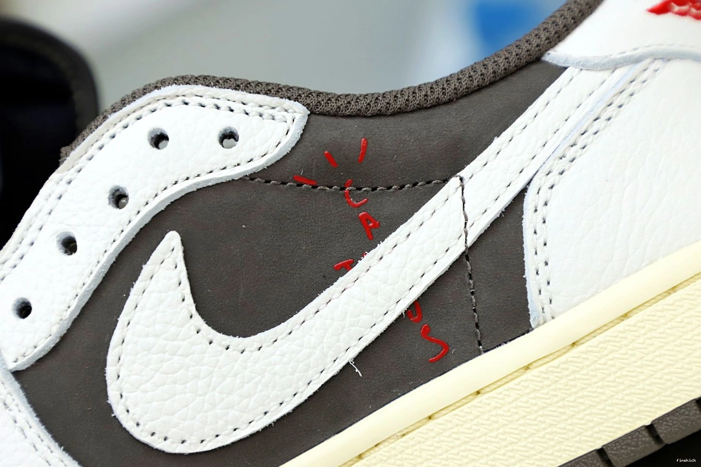 X TRAVIS 1 JORDAN OG AIR SCOTT REVERSE LOW MOCHA 1124